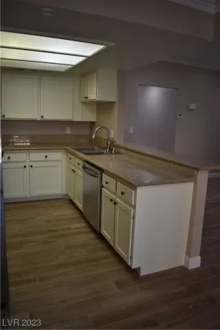 Photo #5: 2475310 Listing 