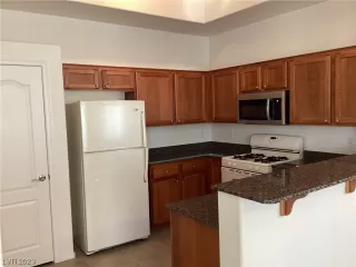 Photo #6: 2475328 Listing 