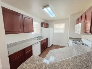 Photo #4: 2475338 Listing 