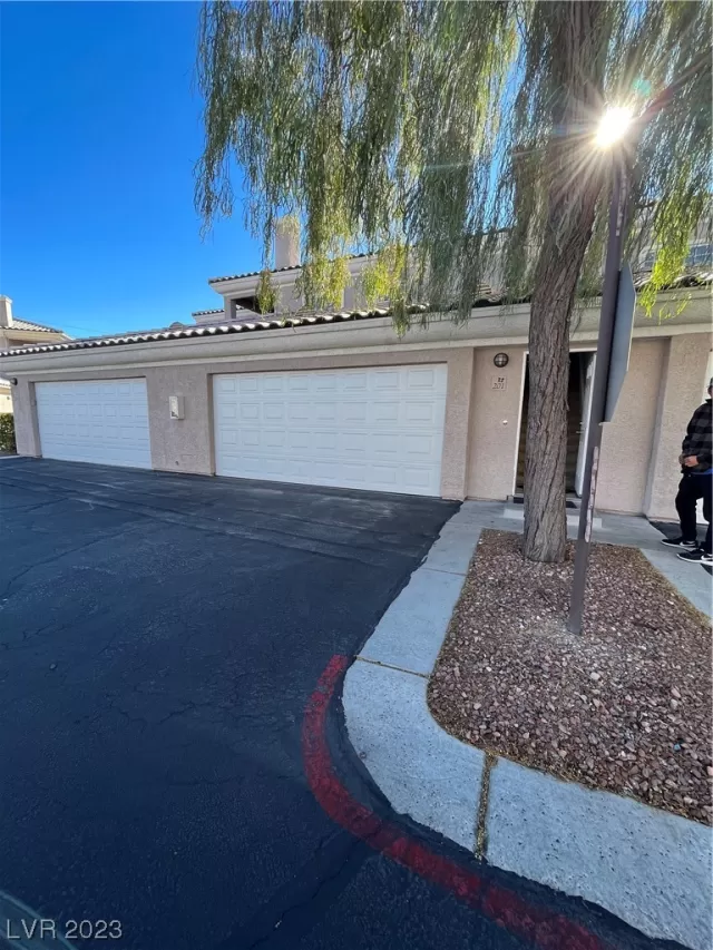 MLS: 2475382 Condo For Sale