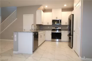 Photo #2: 2475386 Listing 