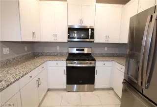 Photo #3: 2475386 Listing 