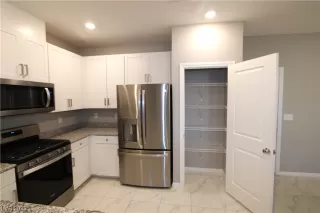 Photo #5: 2475386 Listing 