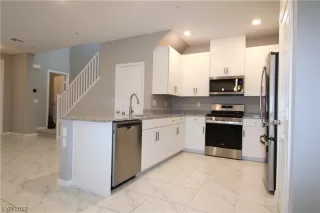 Photo #6: 2475386 Listing 