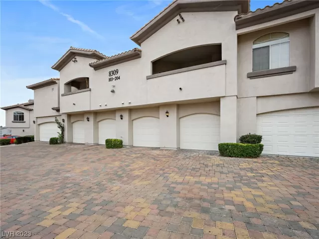 MLS: 2475419 Condo For Sale