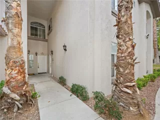 Photo #2: 2475419 Listing 