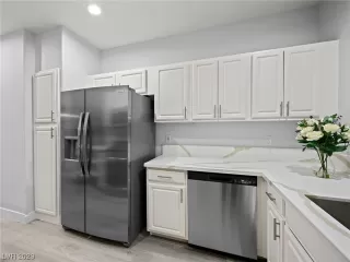 Photo #5: 2475419 Listing 