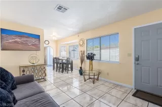 Photo #5: 2475445 Listing 