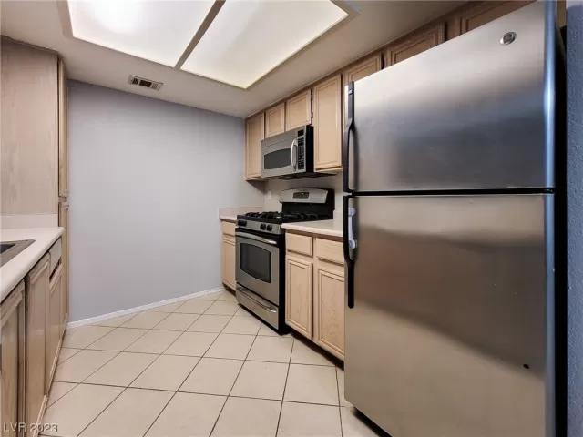 MLS: 2475446 Condo For Sale