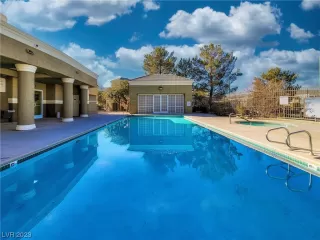 Photo #3: 2475446 Listing 