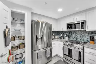 Photo #4: 2475448 Listing 