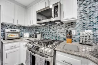 Photo #6: 2475448 Listing 