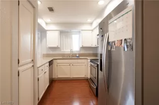 Photo #2: 2475453 Listing