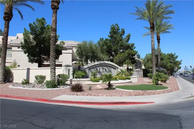 MLS: 2475462 Condo For Sale