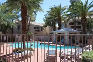 Photo #4: 2475462 Listing 