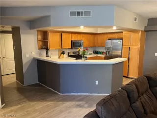 Photo #3: 2475464 Listing
