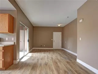 Photo #3: 2475470 Listing