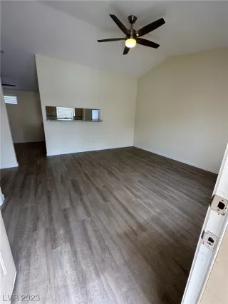 Photo #5: 2475476 Listing 