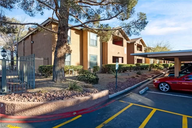 MLS: 2475480 Condo For Sale