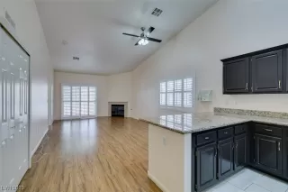 Photo #2: 2475500 Listing 