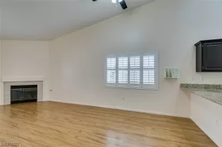 Photo #4: 2475500 Listing 