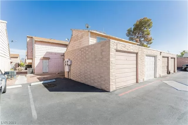 MLS: 2475540 Condo For Sale