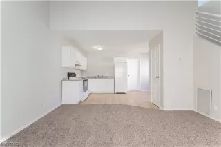 Photo #2: 2475540 Listing 