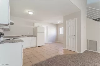 Photo #5: 2475540 Listing 