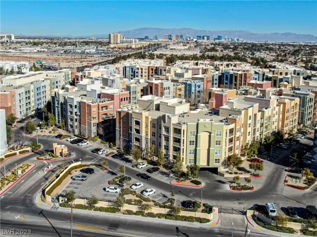 MLS: 2475542 Condo For Sale