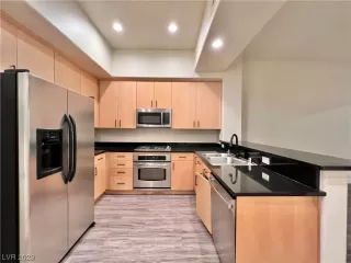 Photo #1: 2475542 Listing