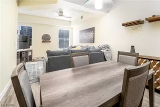 Photo #4: 2475542 Listing