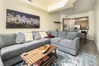 Photo #5: 2475542 Listing