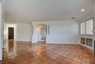 Photo #6: 2475550 Listing