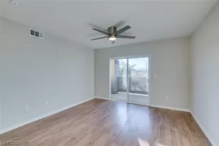 Photo #6: 2475558 Listing