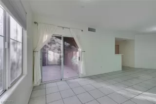 Photo #3: 2475565 Listing 