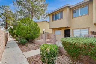 Photo #2: 2475581 Listing