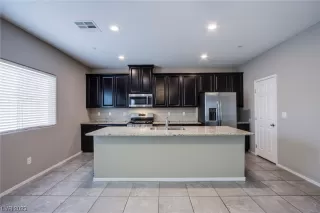 Photo #1: 2475605 Listing