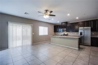 Photo #3: 2475605 Listing