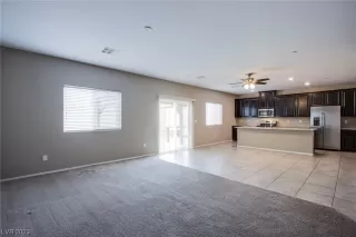 Photo #5: 2475605 Listing