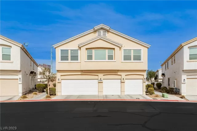 MLS: 2475621 Condo For Sale