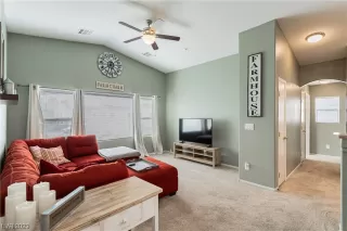 Photo #2: 2475621 Listing