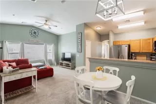 Photo #4: 2475621 Listing