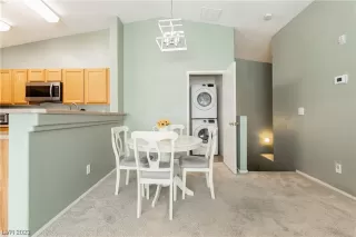 Photo #5: 2475621 Listing