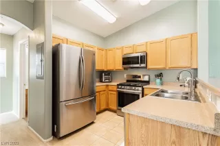 Photo #6: 2475621 Listing