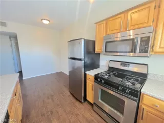 Photo #1: 2475625 Listing 