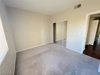 Photo #5: 2475625 Listing 