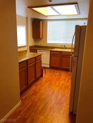 Photo #3: 2475630 Listing 