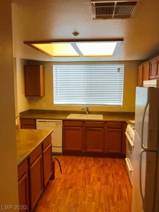 Photo #5: 2475630 Listing 