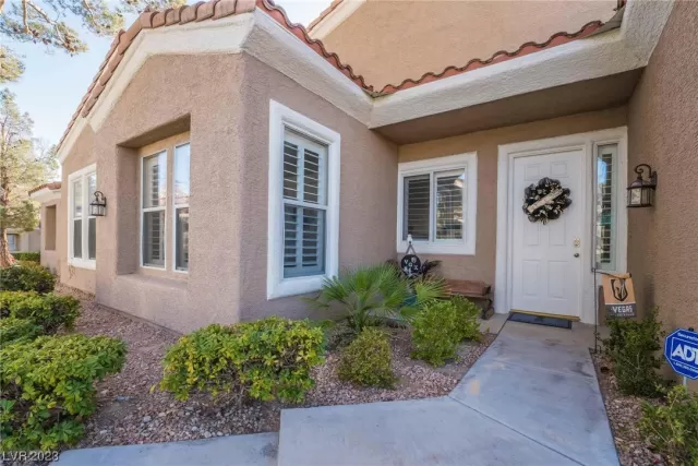 MLS: 2475651 Condo For Sale