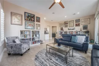 Photo #5: 2475651 Listing 